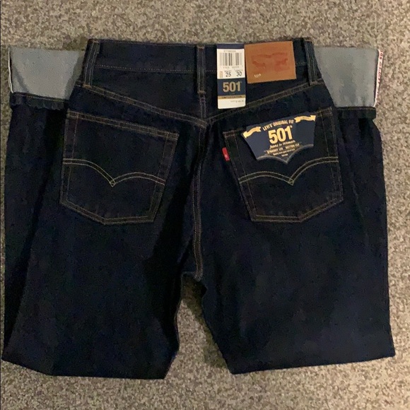 Levi’s Women’s 501 Straight Leg Limited Edition - Picture 3 of 7